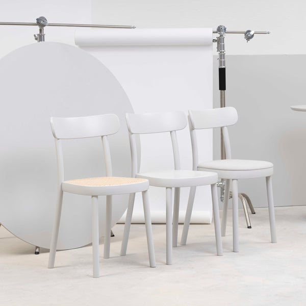 ぽよんとしたチェア ホワイト TON Chair La Zitta - Upholstered | Stillfried Design