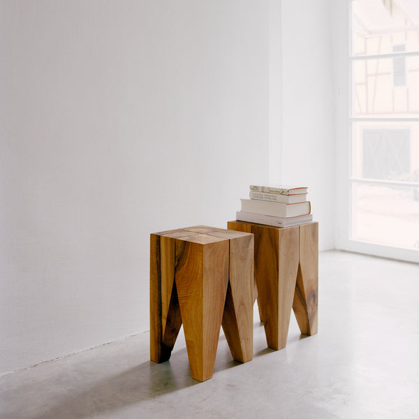 E15_ST04_Backenzahn_Side_Table