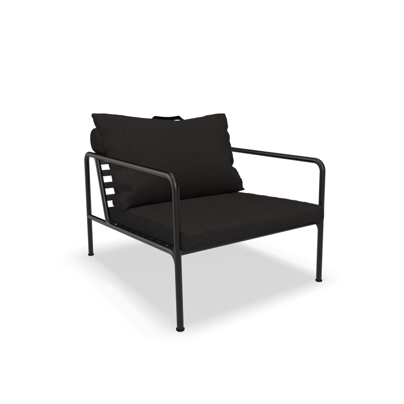 The Avon Lounge Chair by Houe features a minimalist metal frame with straight armrests and thick cushioning. Its modern simplicity, complemented by a matching backrest, makes it ideal for any lounge setting.