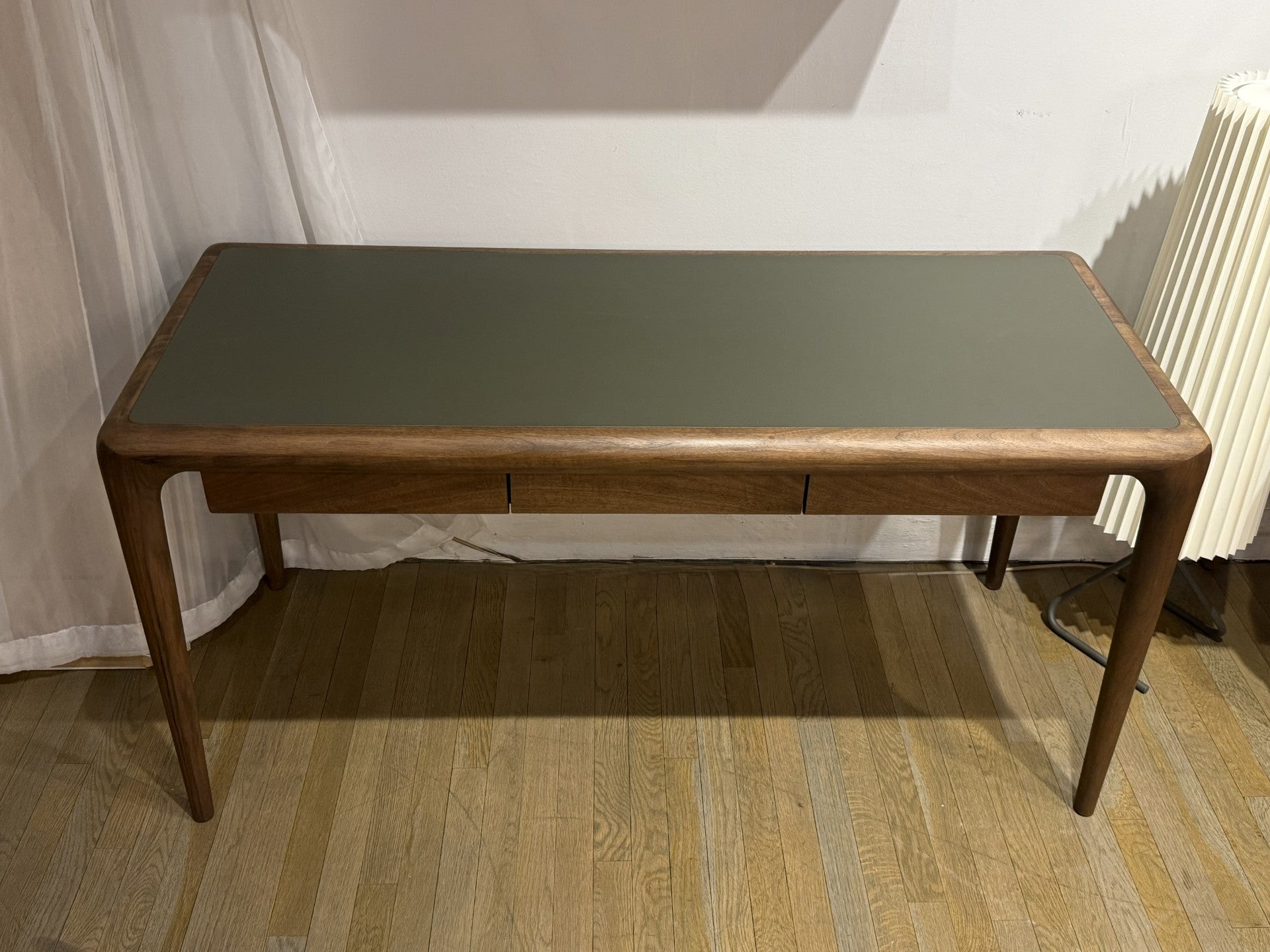 LATUS Desk - SALE