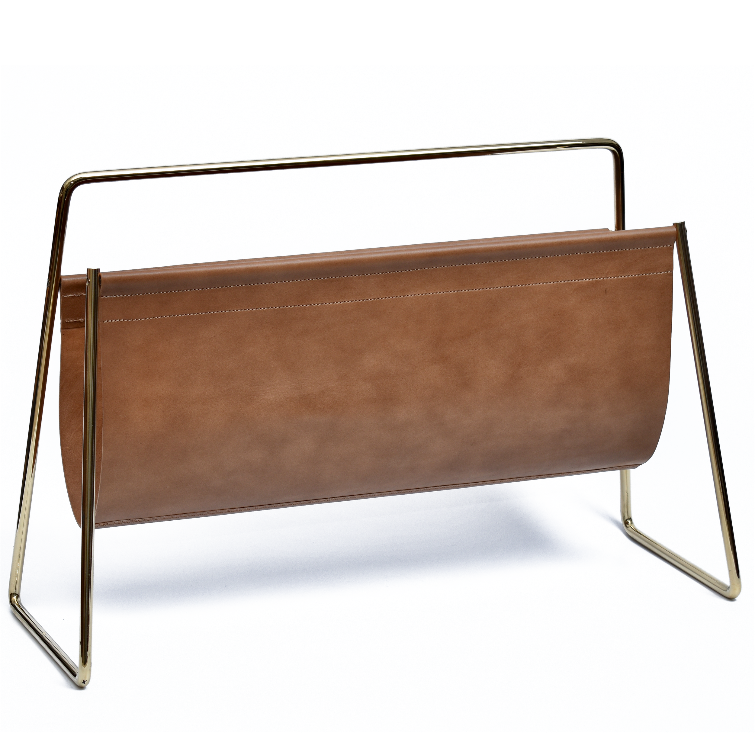 Magazine Rack #4488 by Werkstätte Carl Auböck features a brown leather sling and gold metal frame, standing on a white background. Its clean lines and minimalist style echo the elegance and functionality of Carl Auböck design.