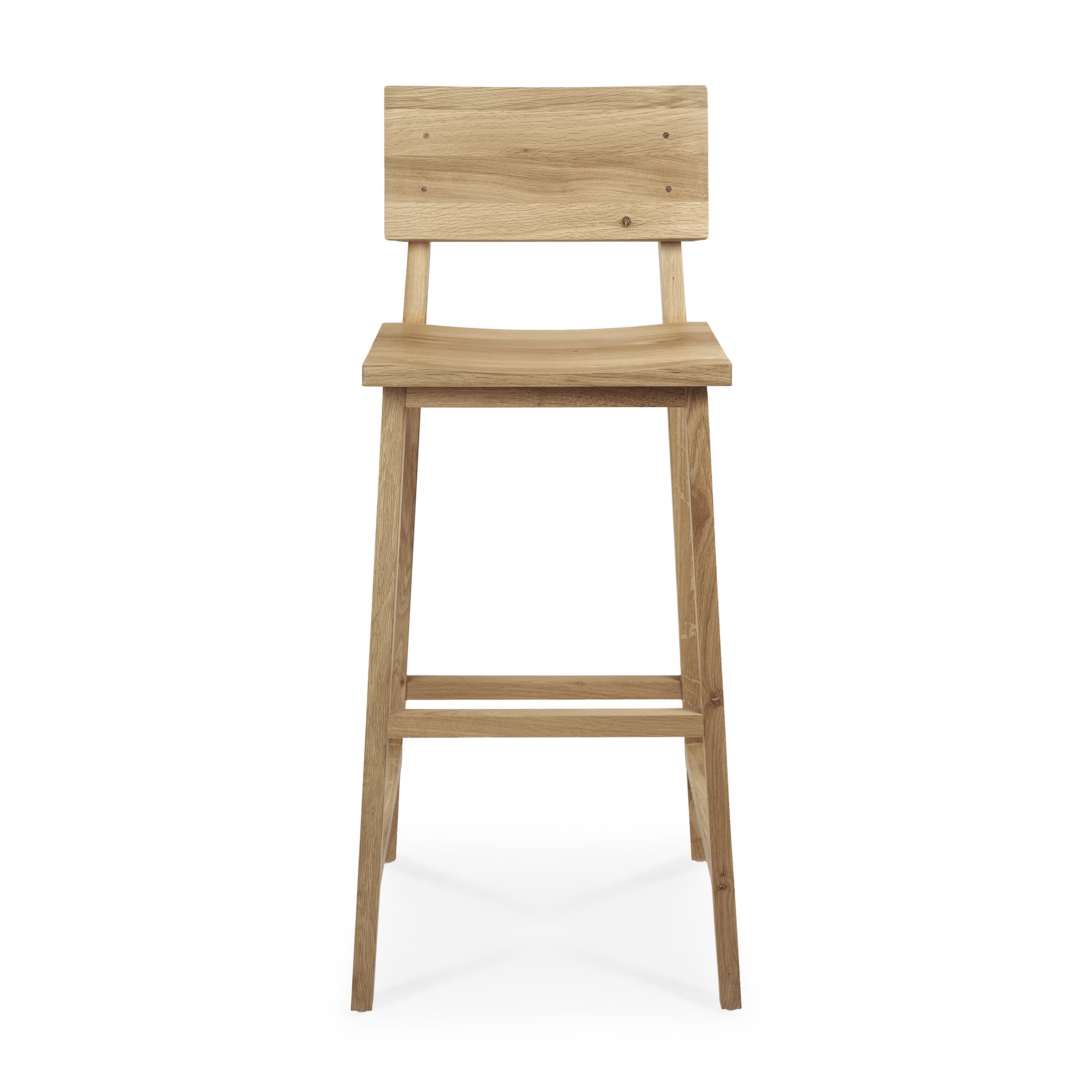 N4 Bar Stool made of varnished oak with simple design and wooden backrest, perfect for bar seating.
