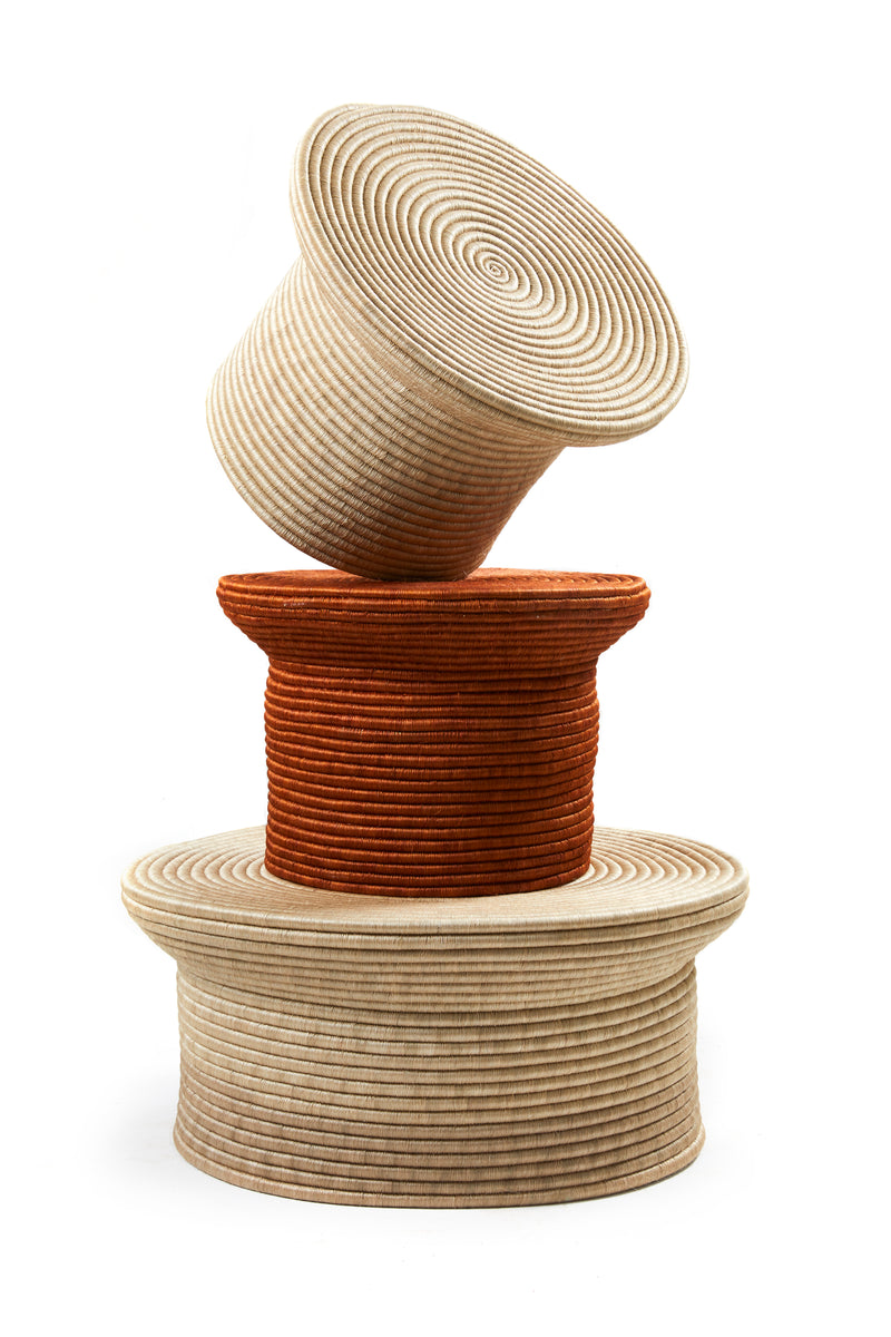 Ames La Che sidetable