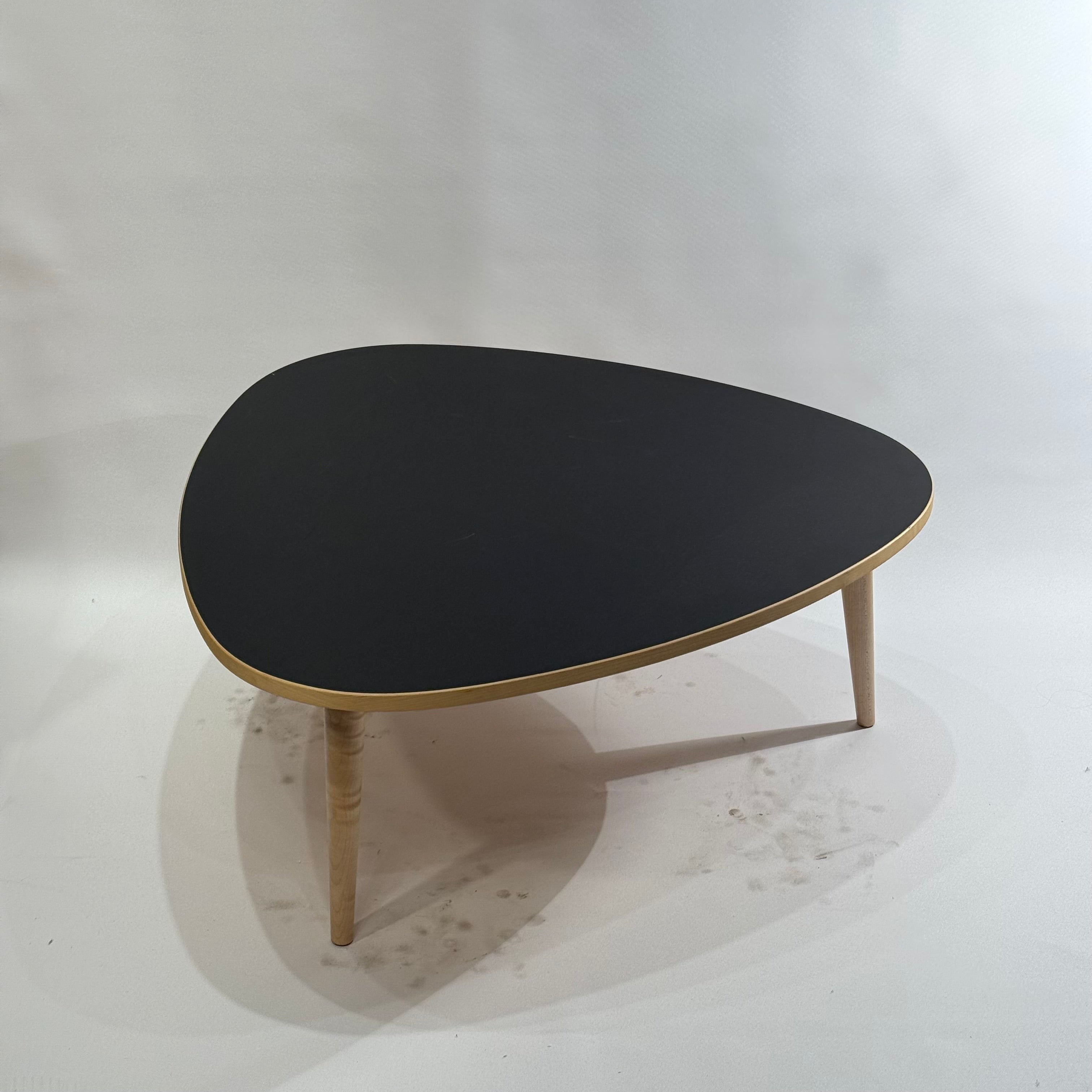 WB Form Quadrat-Rund Table | Stillfried Design