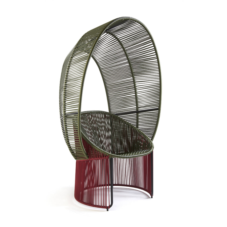 The Cartagenas Reina Chair by Ames features a modern design with a semi-circular backrest and green-red woven wire seat. Ideal for outdoor spaces, its high back curves to form an arched canopy over sleek wire legs.