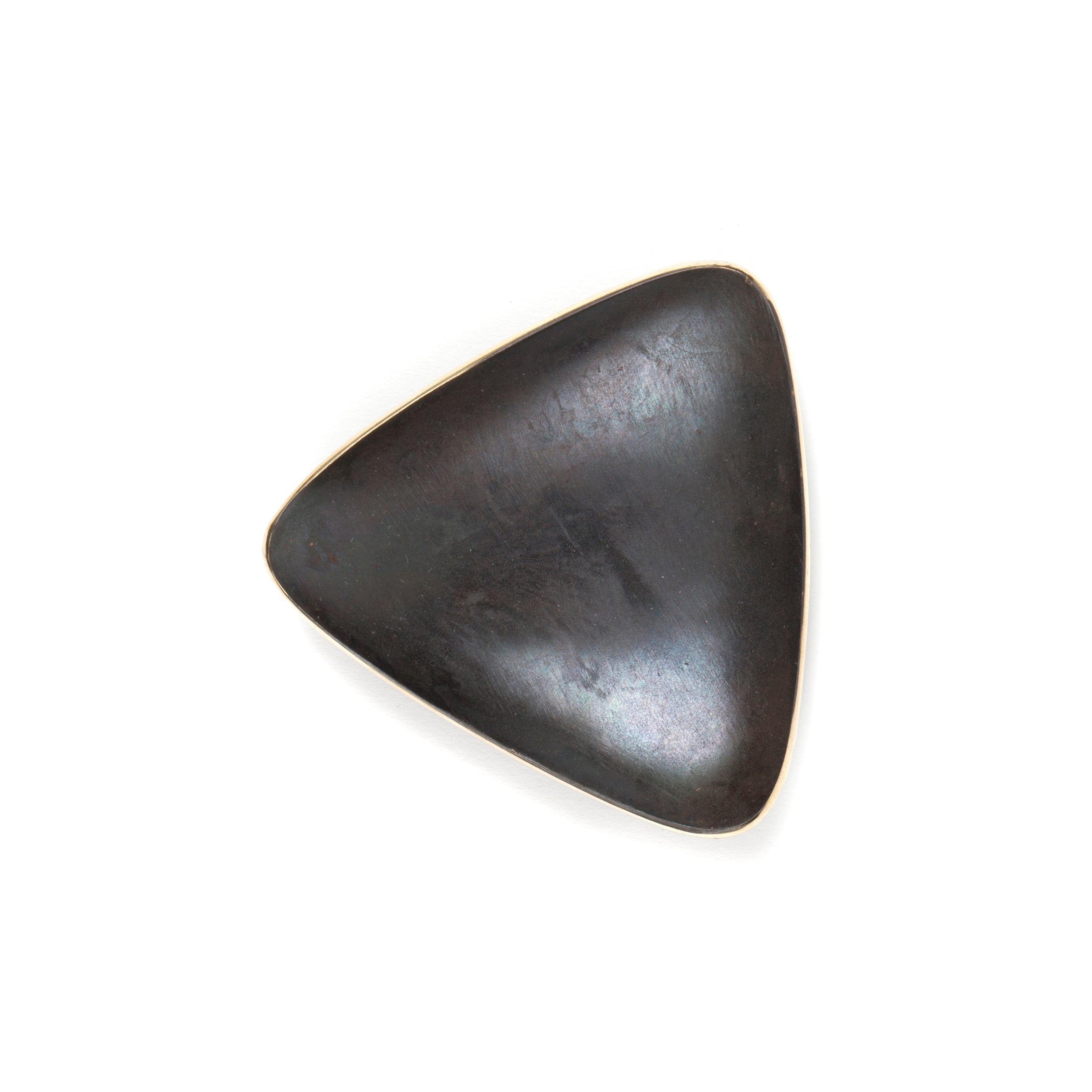 Triangular, smooth, dark metal object resembling a guitar pick in Carl Auböcks style from Werkstätte Carl Auböck, identified as Dish #3844, set against a white background.