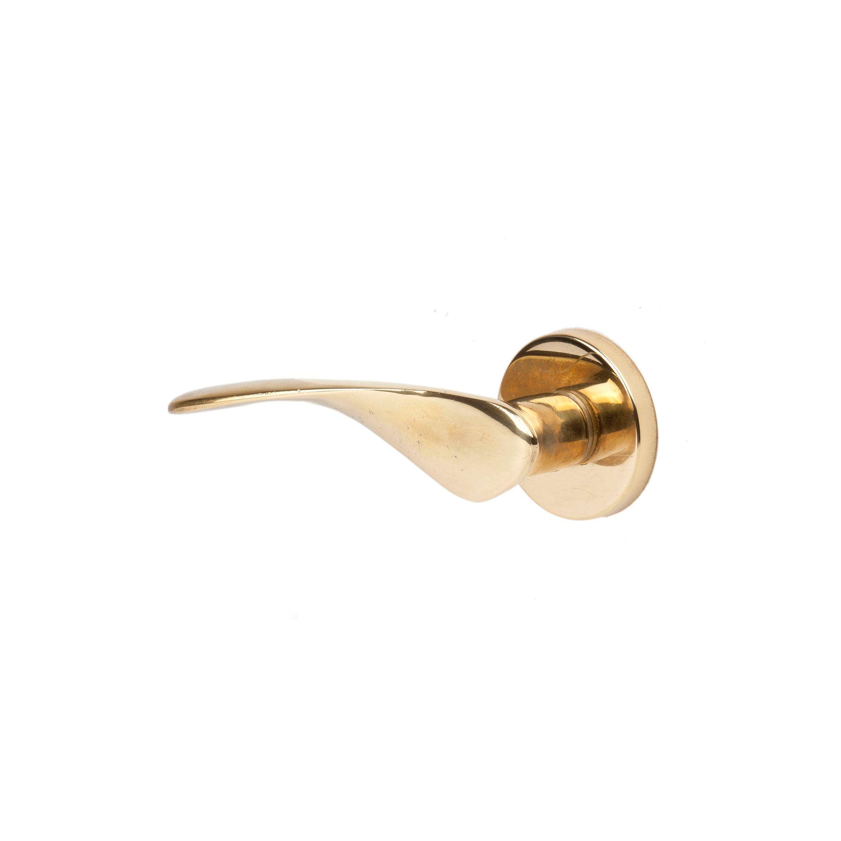 A sleek, modern gold Door Knob Boat #6090/B6 by Werkstätte Carl Auböck features a curved design and mounts on a circular base against a plain white background.