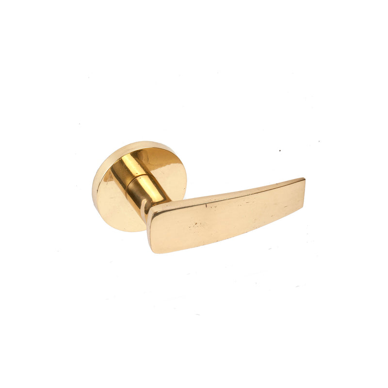 The Door Knob Opera #6040/B4 by Werkstätte Carl Auböck is gold-colored, mounted on a circular base with a sleek design against a plain white background, evoking minimalist elegance like at the Triennale di Milano.