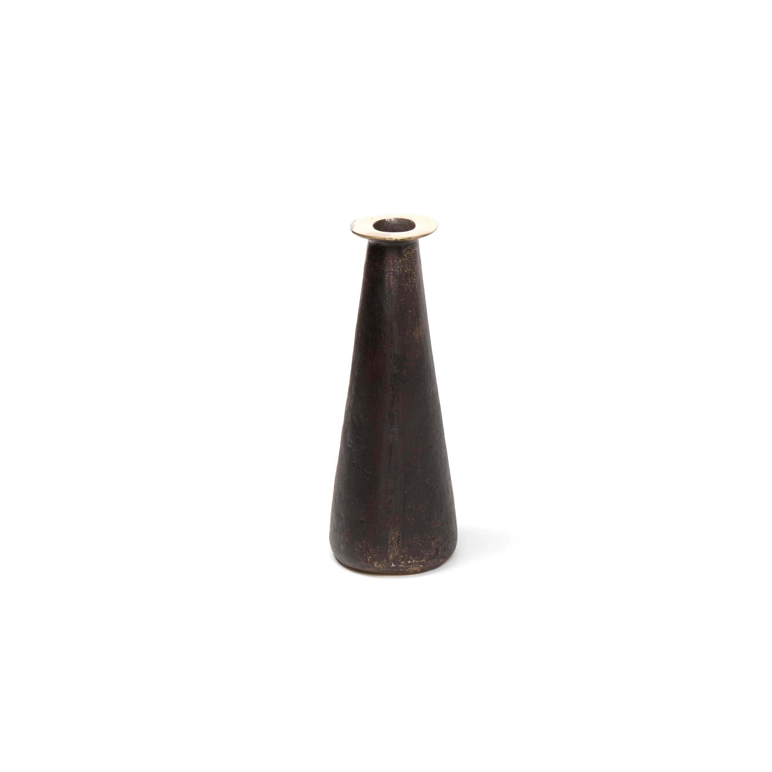 Vase #3975 by Werkstätte Carl Auböck: A tall, conical metal vase with a dark brown finish. It stands against a white background, featuring a small circular opening and highlighted by a thin lighter band around the rim.