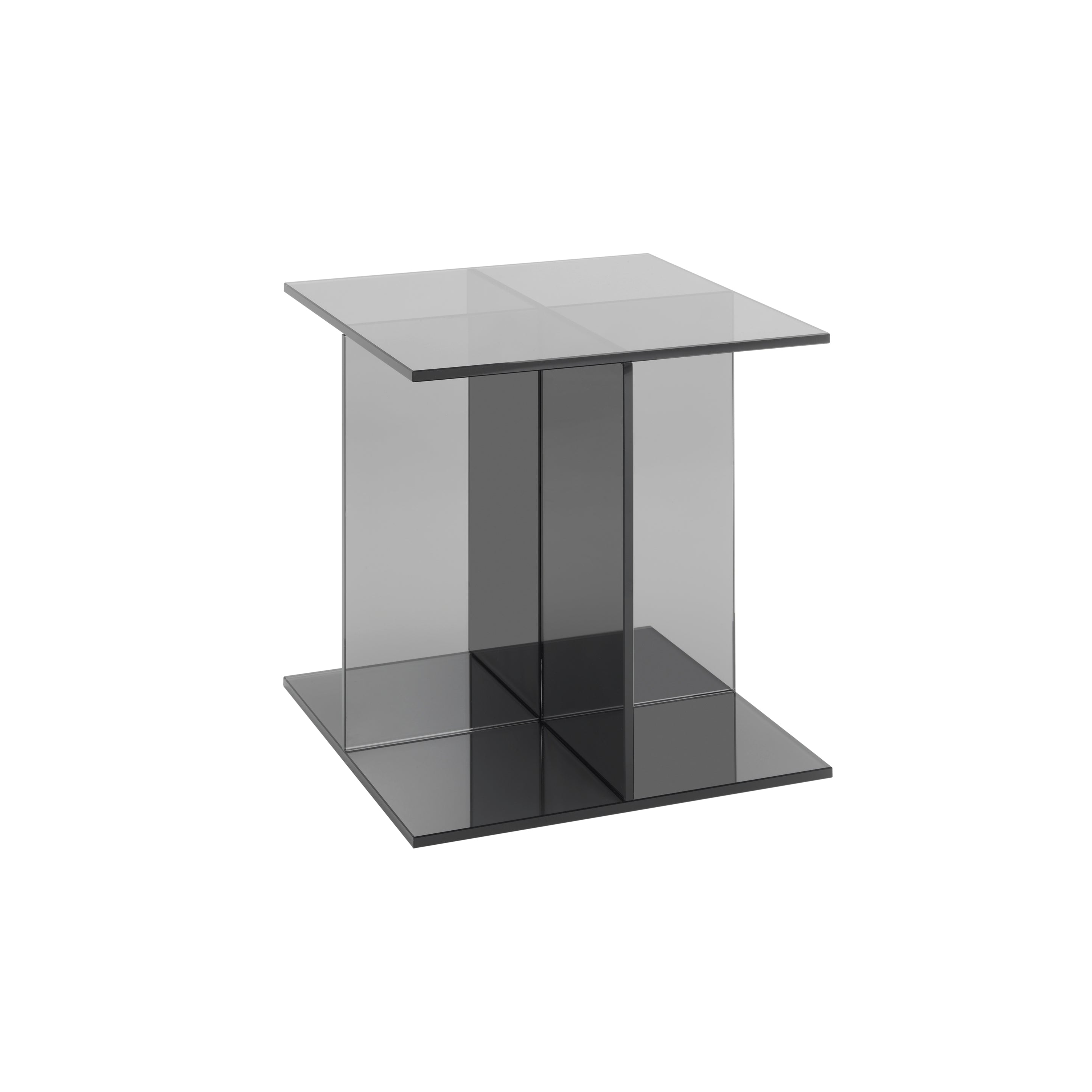 The CT08 VIER by E15 is a modern, minimalist side table with dark, solid-colored glass. Its reflective surfaces and intersecting panels create an open, symmetrical structure, blending vertical and horizontal lines into a striking design.