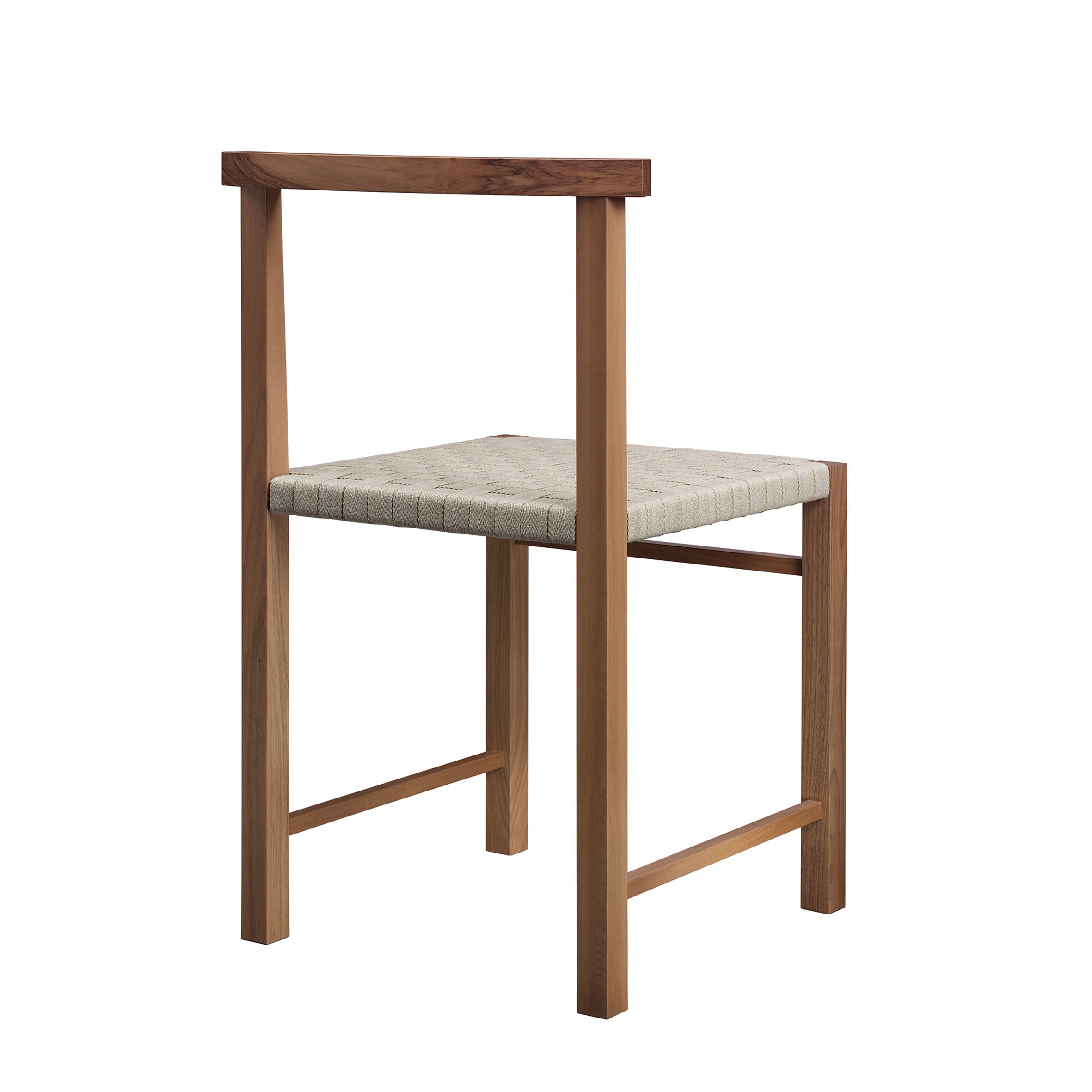 The FK02 KARNAK by E15, designed by Ferdinand Kramer, is a minimalist chair with a waxed oak finish, straight backrest, four square legs, and a light-colored woven seat, offering a simple and natural charm.