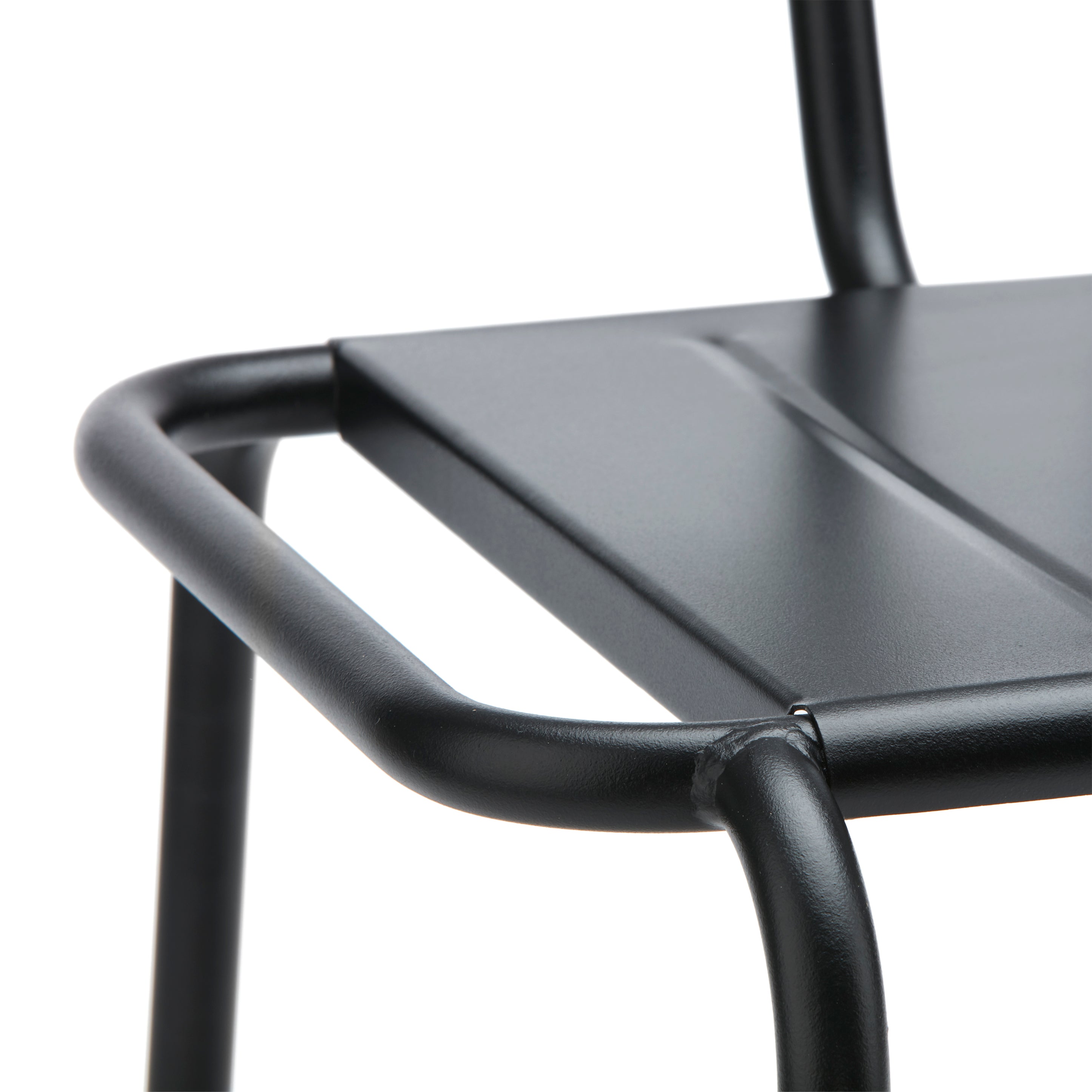 Close-up of an Echtstahl Hama Chair featuring a smooth seat and tubular legs. The minimalistic design, clean lines, and sleek finish are ideal for outdoor seating, emphasizing its sturdy construction.