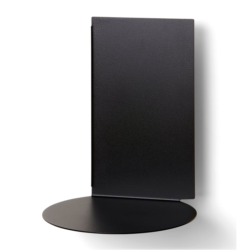 The Plateau round by Echtstahl is a minimalist bookend with a sleek vertical black metal sheet crafted from powder-coated steel and supported by a round base, set against a plain white background.