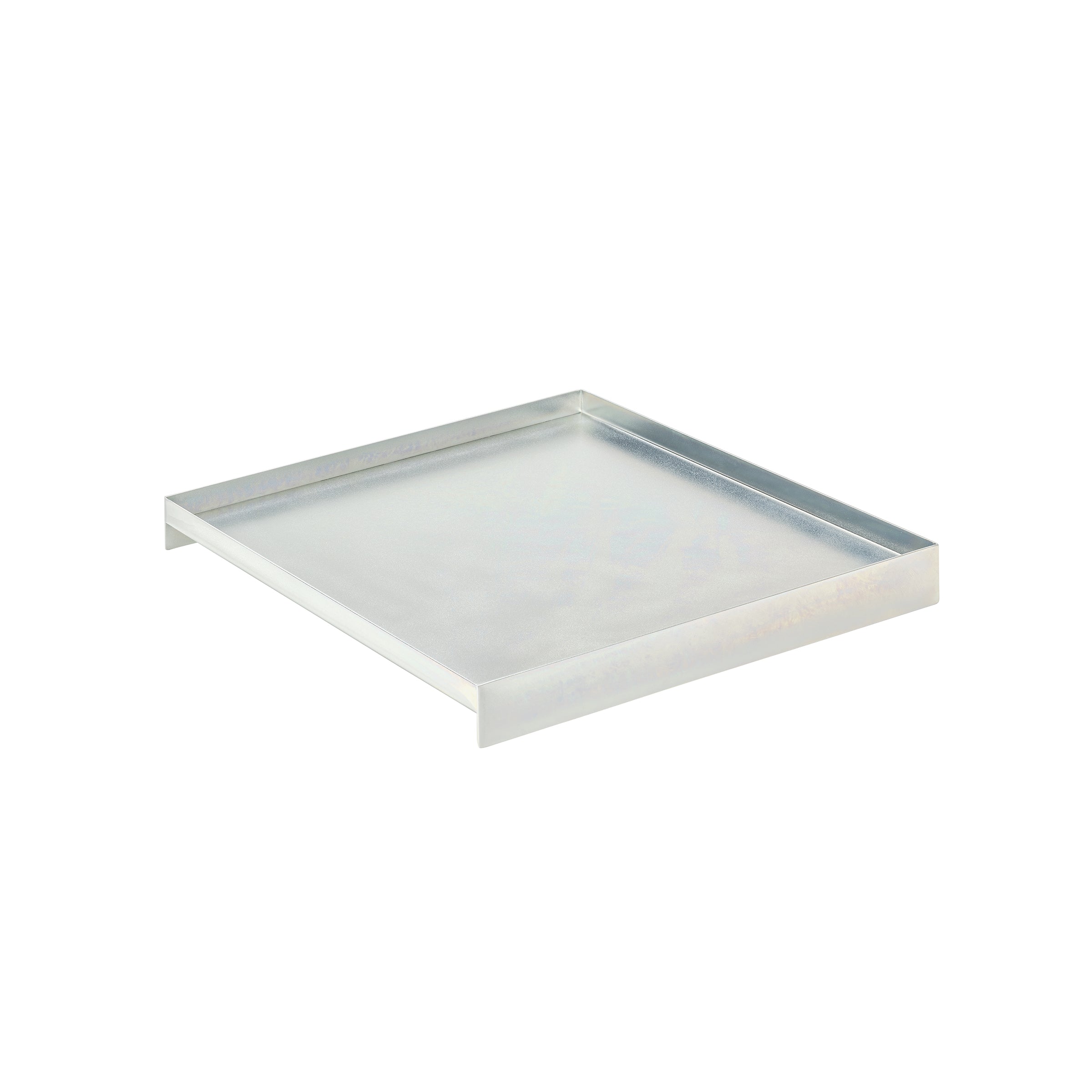 The L3 COURT by Loehr is a square steel tray featuring raised edges on two sides, set against a white backdrop. This minimalist piece offers a smooth, reflective surface, ideal for infusing subtle elegance into any environment.