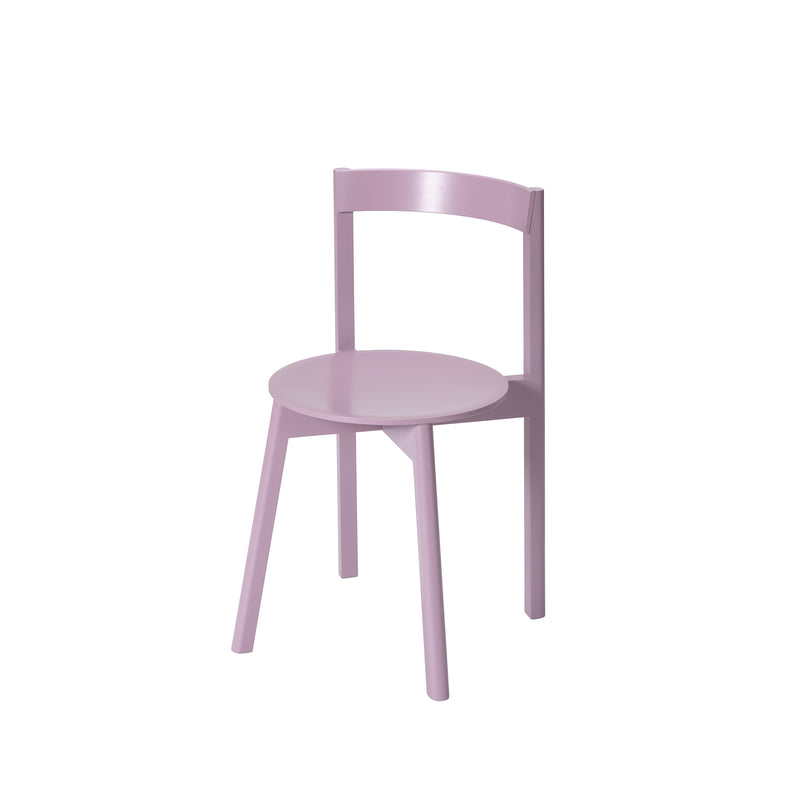 The L5 JAZZ Side Chair by Loehr boasts an iconic silhouette with a round seat and slightly curved backrest in light purple. Its minimalist design features four straight legs, epitomizing modern simplicity.