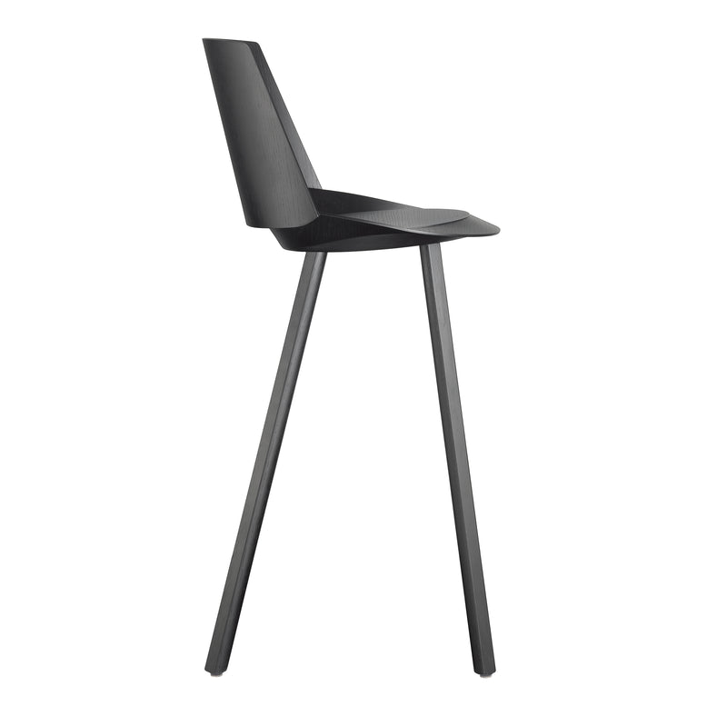 Side view of the modern black ST10 JEAN With Backrest by E15 featuring a minimalist design. The ergonomic seat offers comfort with a slight backrest, supported by two sleek angled legs, enhancing a contemporary bar-dining experience.