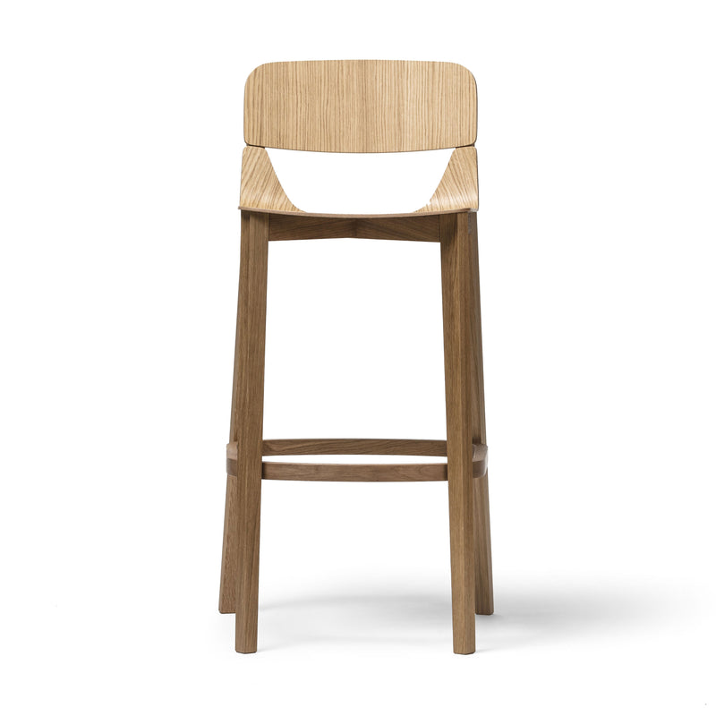 The TON Barstool Leaf with Backrest, in a natural wood finish, has an ergonomic straight backrest and four legs connected by a front footrest. Its simple modern design highlights the wood grain and complements any leaf collection décor seamlessly.
