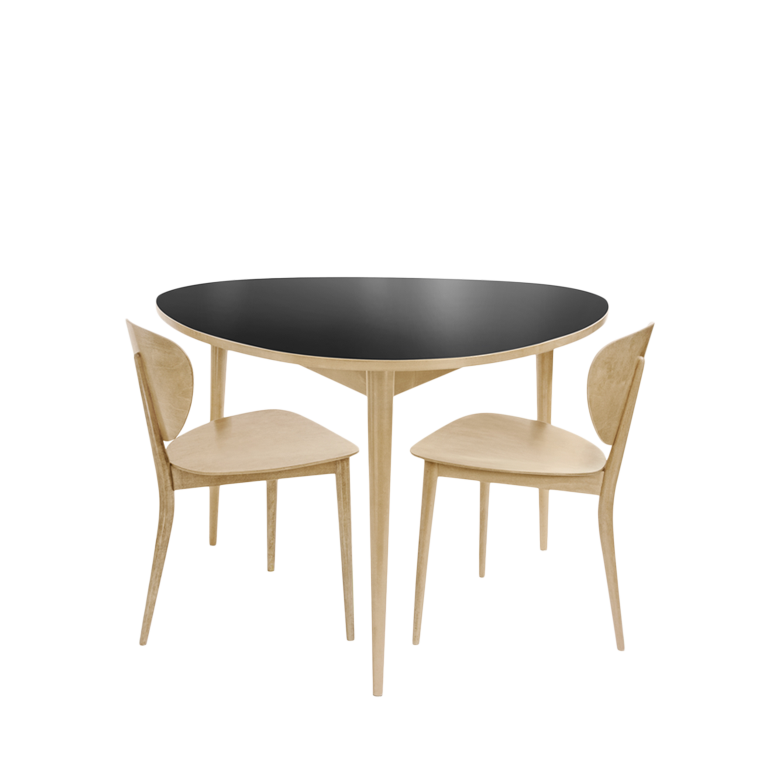 A round black-top dining table with three light wood legs and a geometric design, similar to the WB Form Drei-Rund Dining Table, complemented by two matching wooden chairs with curved backs and angled legs.